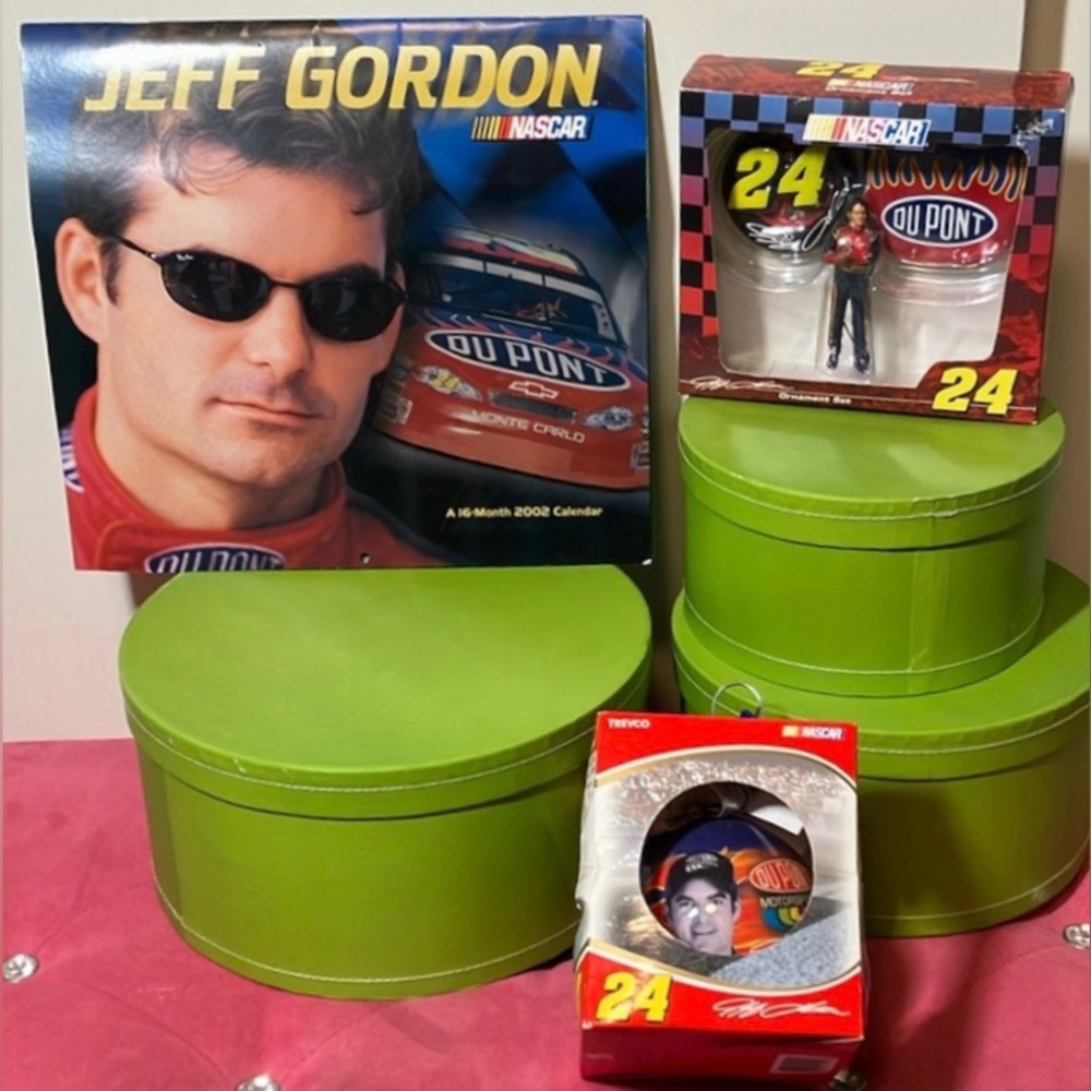 Jeff Gordon NASCAR #24 Vintage collector’s 3 pc. bundle including 2002 Calendar